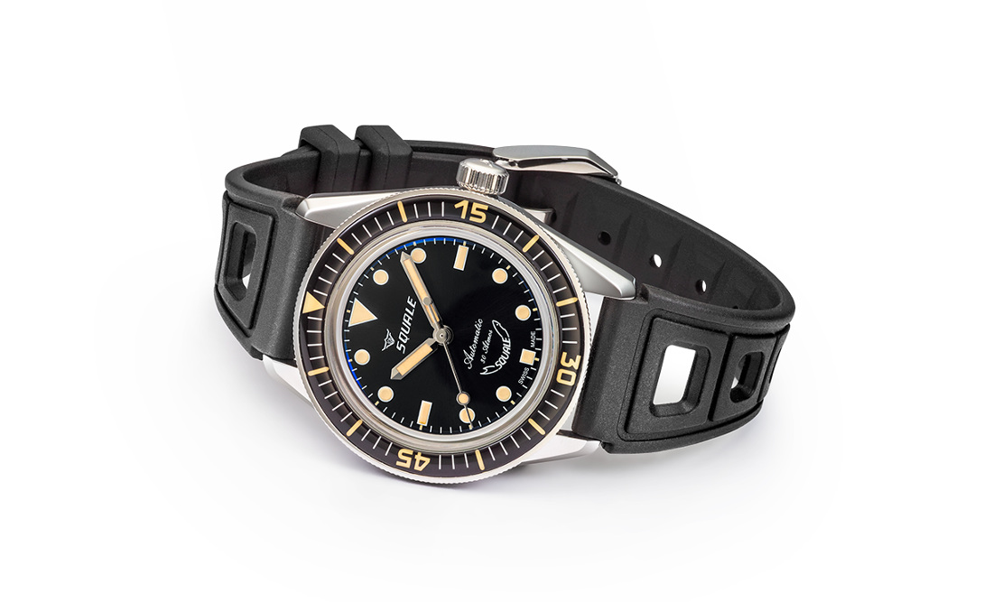 MrStateless's tweet image. Compact but capable 💥

The Squale SUB-37 Legend packs 300m water resistance, a clean diver layout, and vintage-inspired design into a 37mm case 🌊⌚

A true tool watch built for performance.

👉 Read more at mrstateless.com

#Squale #DiveWatch #Watches #WatchFam