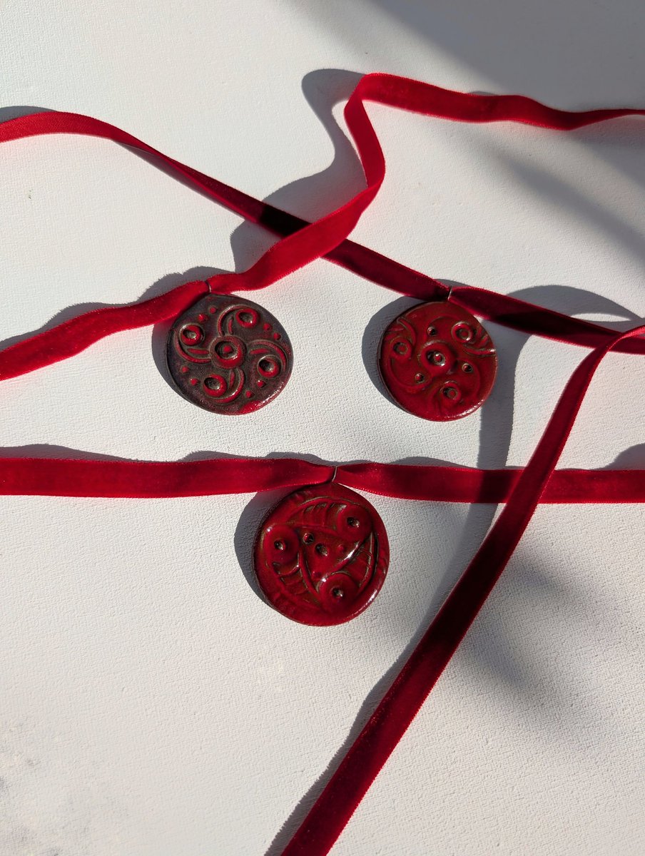 Художниця-керамістка tweet media