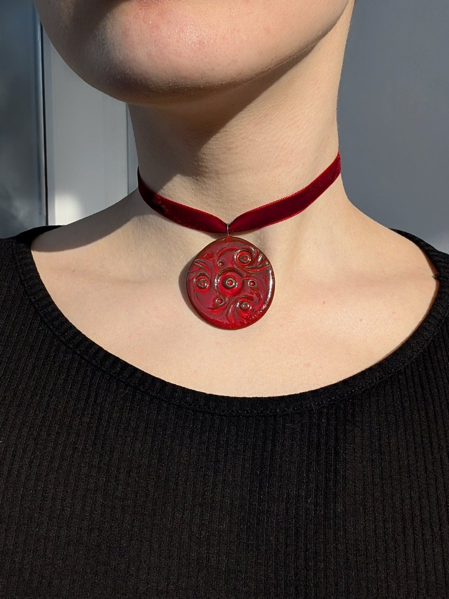 Художниця-керамістка tweet media