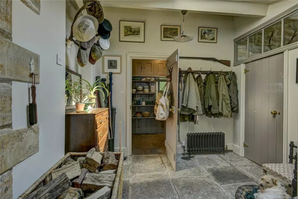 OnTheMarket tweet media