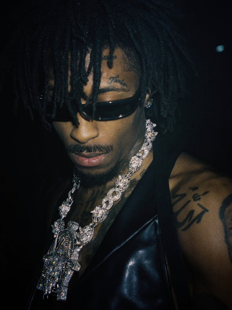 AkzWhoMatter tweet media