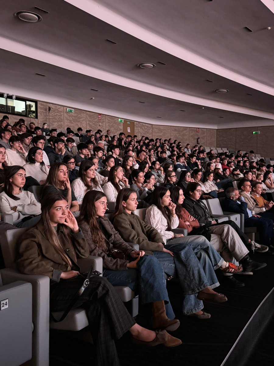 Asociación de Colegios Mayores de Madrid tweet media