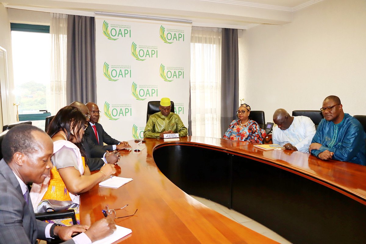 OAPI tweet media