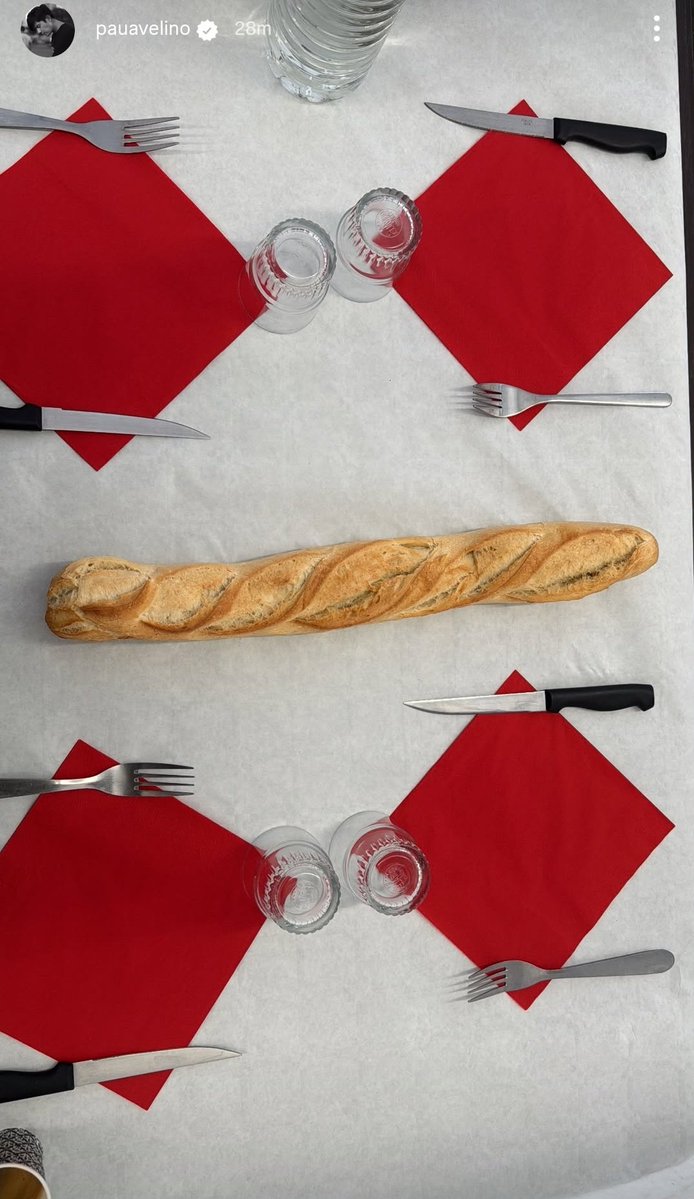 yunis 🍂 tweet media