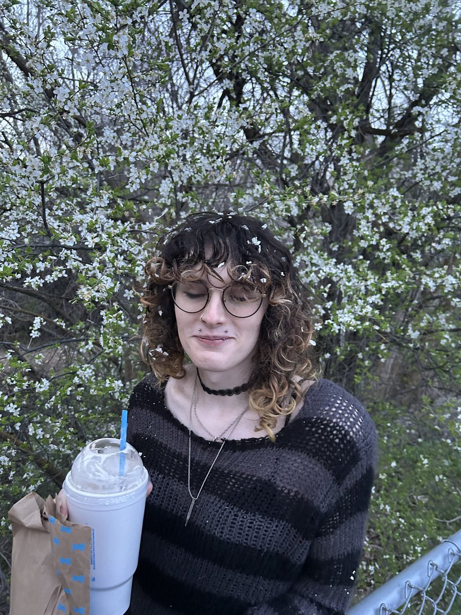 Eileen 🏳️‍⚧️ | o,..,o (@just_minion3) / Posts / X