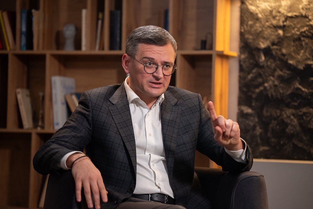 laralara tweet media