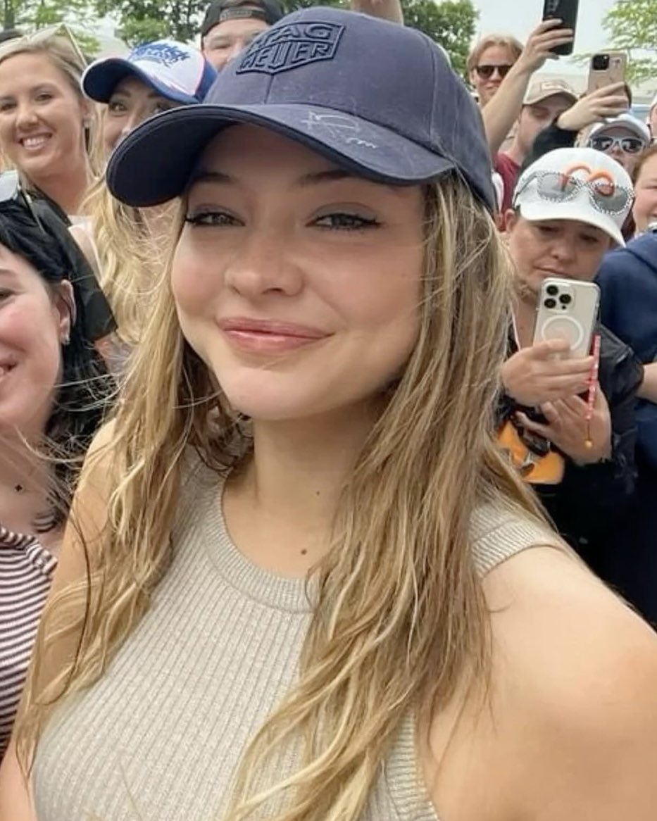 Miss, not Mrs. 𑣲Not@/madelyncline tweet media