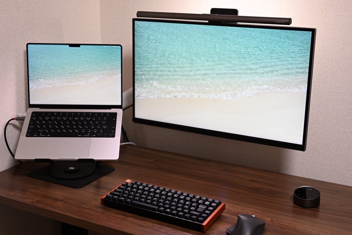 KeychronMK's tweet photo. Morning desk vibes. ☀️
The Keychron K2 HE fits perfectly — wireless keeps the desk clean, and the wooden finish adds a warm touch.
📸@yoha_life
#Keychron #KeychronK2HE #WirelessKeyboard #WoodenDeskVibes #CleanSetup #MinimalDesk #CustomKeyboard #TypingComfort #DeskSetup https://t.co/V5R5Qm2QR8