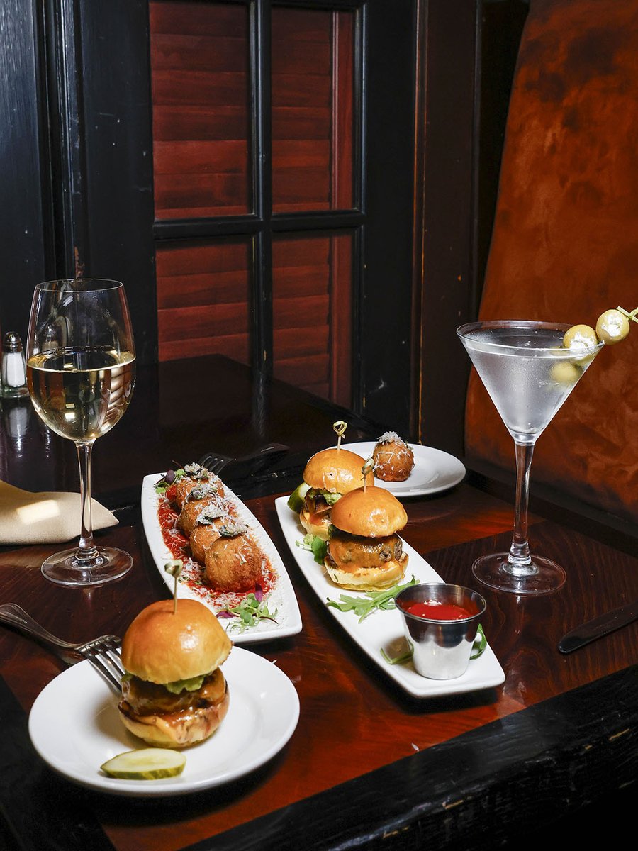 yardleyinn's tweet photo. Who's excited for a well-deserved Happy Hour? Indulge in our rotating selection of tasty bites and enjoy discounted drinks. The price is lower, but the quality remains top-notch! 🍹✨ https://t.co/qH6nJPXnff