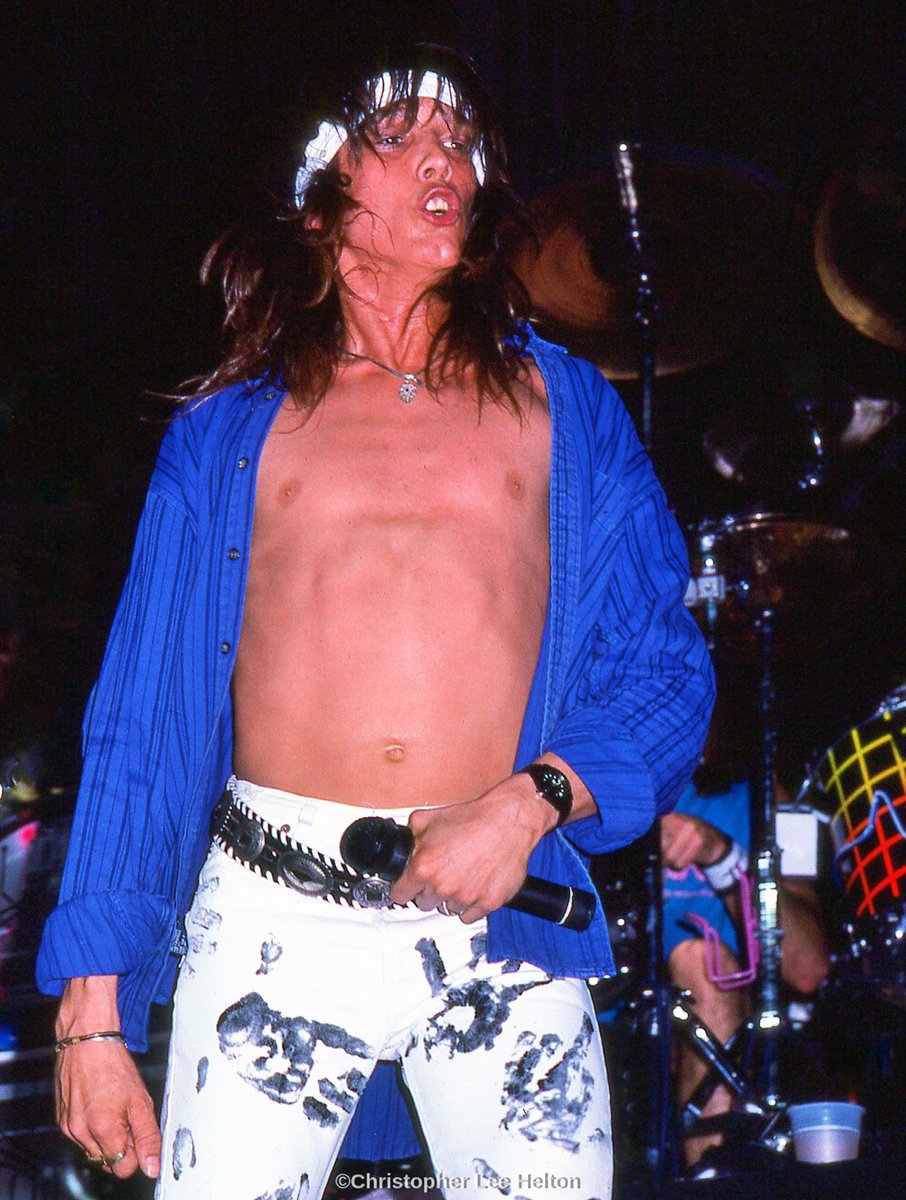 TeslaBand's tweet image. Taking you back to 1989 with a couple photos I came across of me and Frank.

We were out on tour with Poison at the time and promoting our 2nd album The Great Radio Controversy.

𝓙𝓮𝓯𝓯

Photos by Christopher Lee Helton

#poison  #MemoryLaneMonday