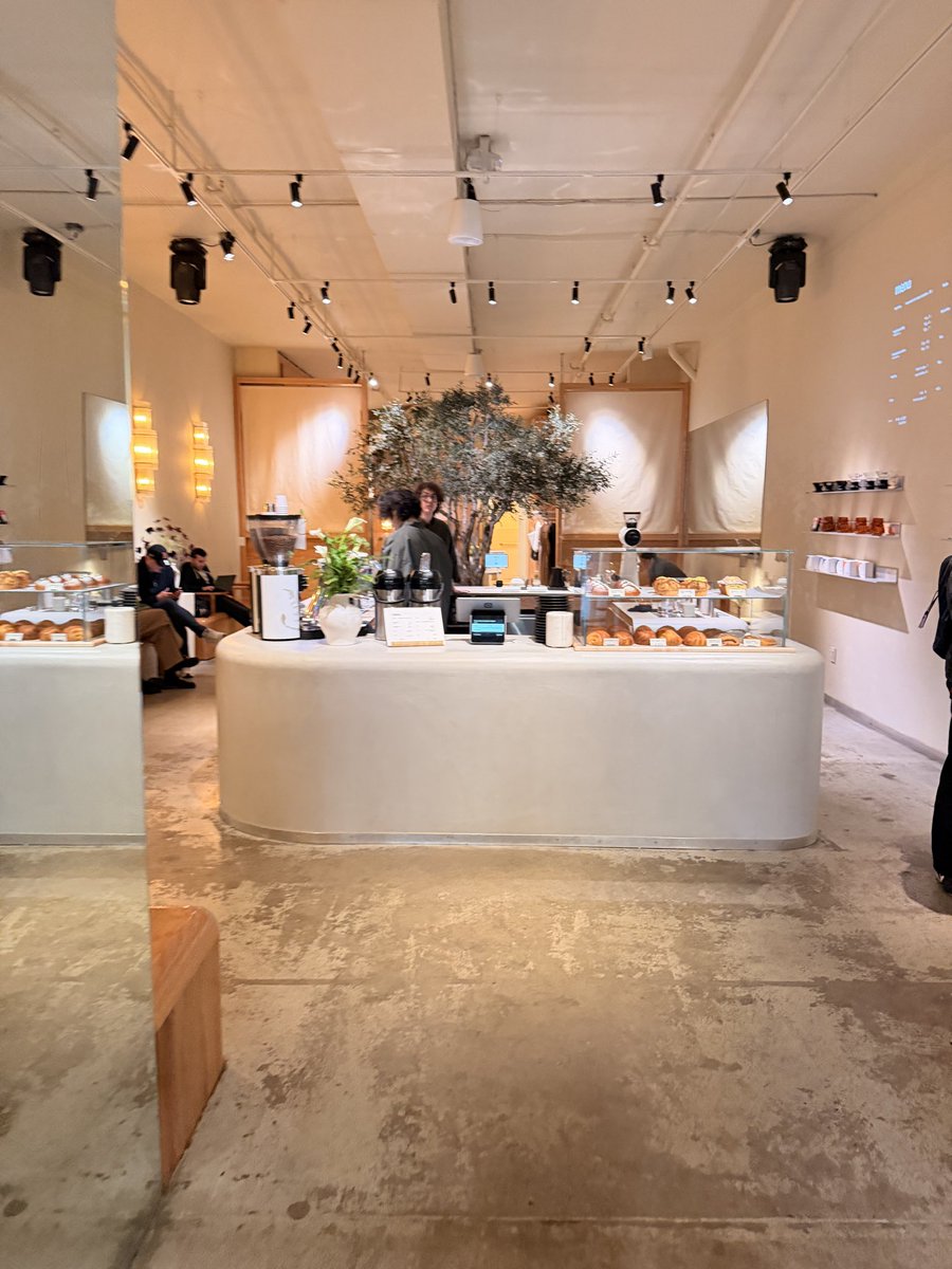 *\(^o^)/* tweet media