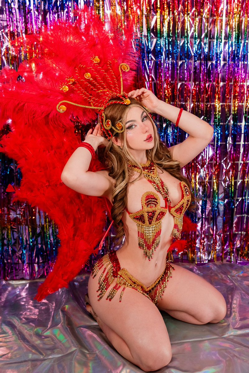 I can't believe I forgot to post my carnival costume here 👀
Grades??