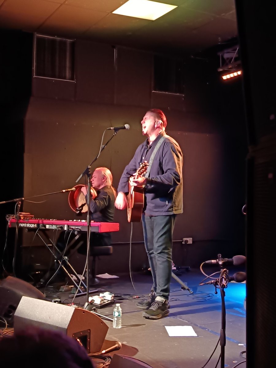 DesGingerarse's tweet photo. @DamoDempsey in #Birkenhead !

Great little gig at the #FutureYard

Damo !! https://t.co/uwD4l4gIT7