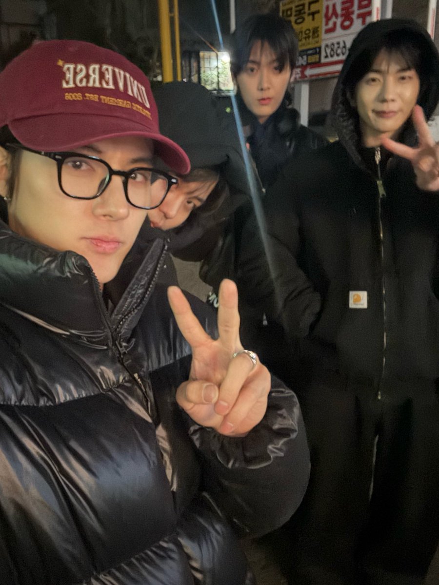 angelina˚ ༘♡ tweet media