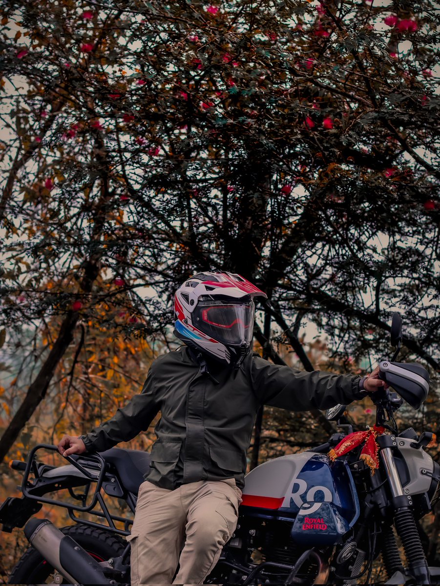 subhranilbasak0's tweet photo. What you earn, you value the most.💙

#scram440 #royalenfield #scram https://t.co/RUbkWdRzus