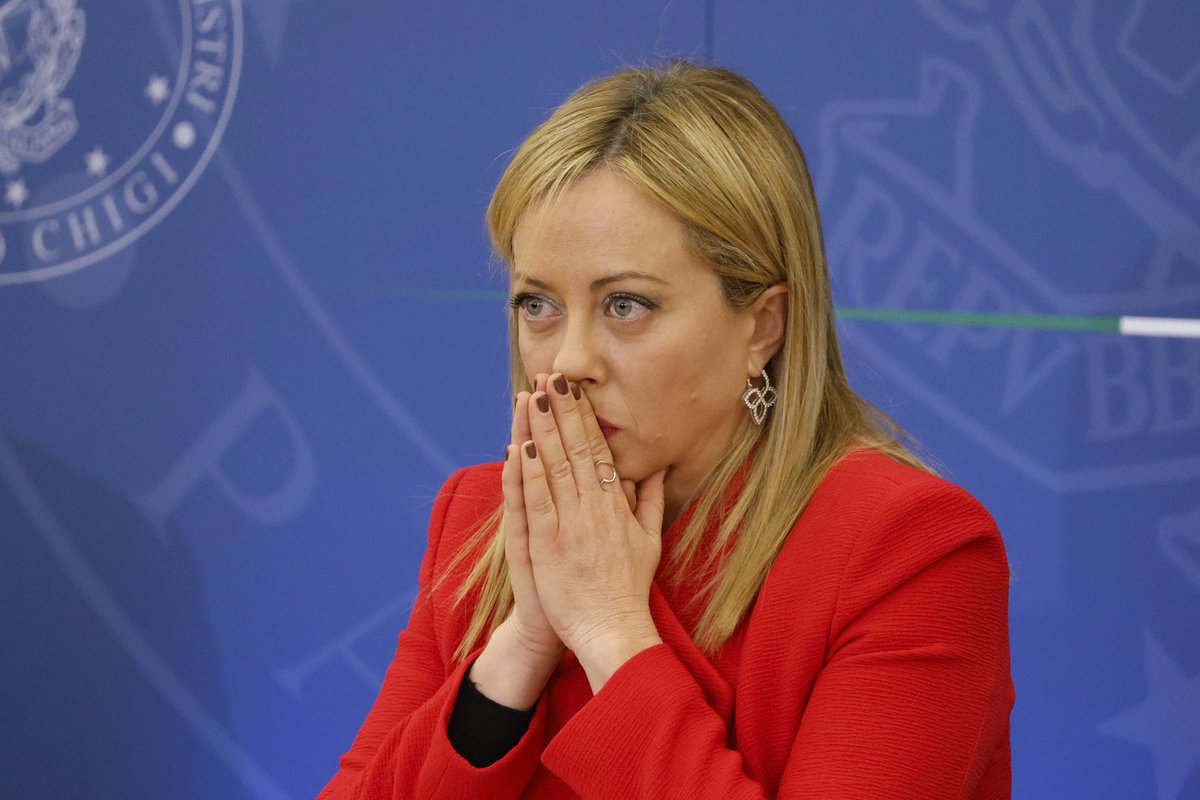 Jon De Lorraine tweet media