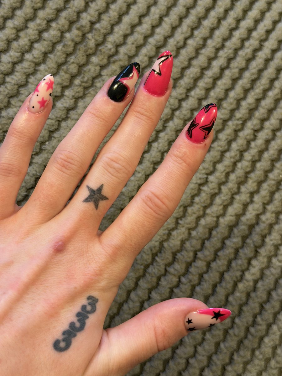 Toooyah? ★ / Emotional Junkie tweet media