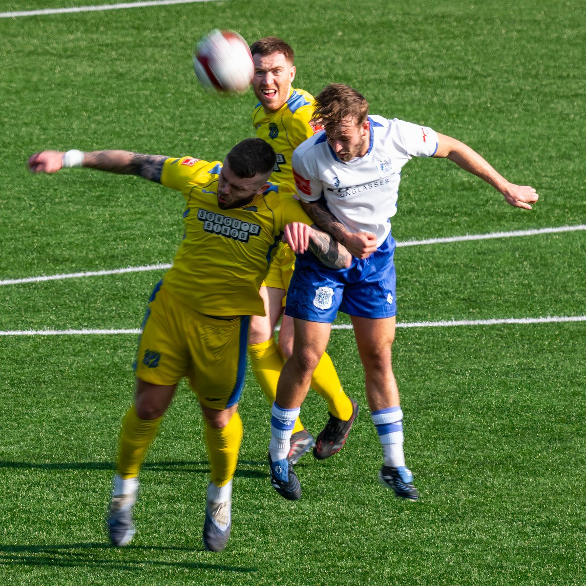 GomboczSteve's tweet image. Heading the ball during the game Bury v Bootle on 21/3/26, sometimes with eyes closed.  #BuryFC #PartOfIt @whitebluearmy @buryfcofficial #bfc140 #shakers