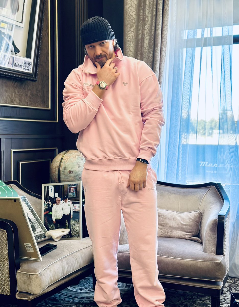 Oleksandr Usyk tweet media