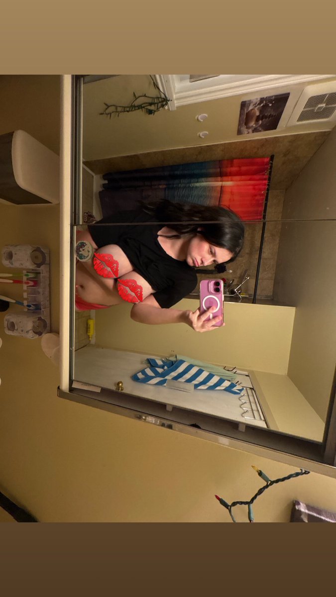 urfavtattedmama's tweet photo. Come say hi and get to know a real baddie like me💋
#nsfwtwtًً #onlyfanspost #paypig https://t.co/nwfaOYwwjB