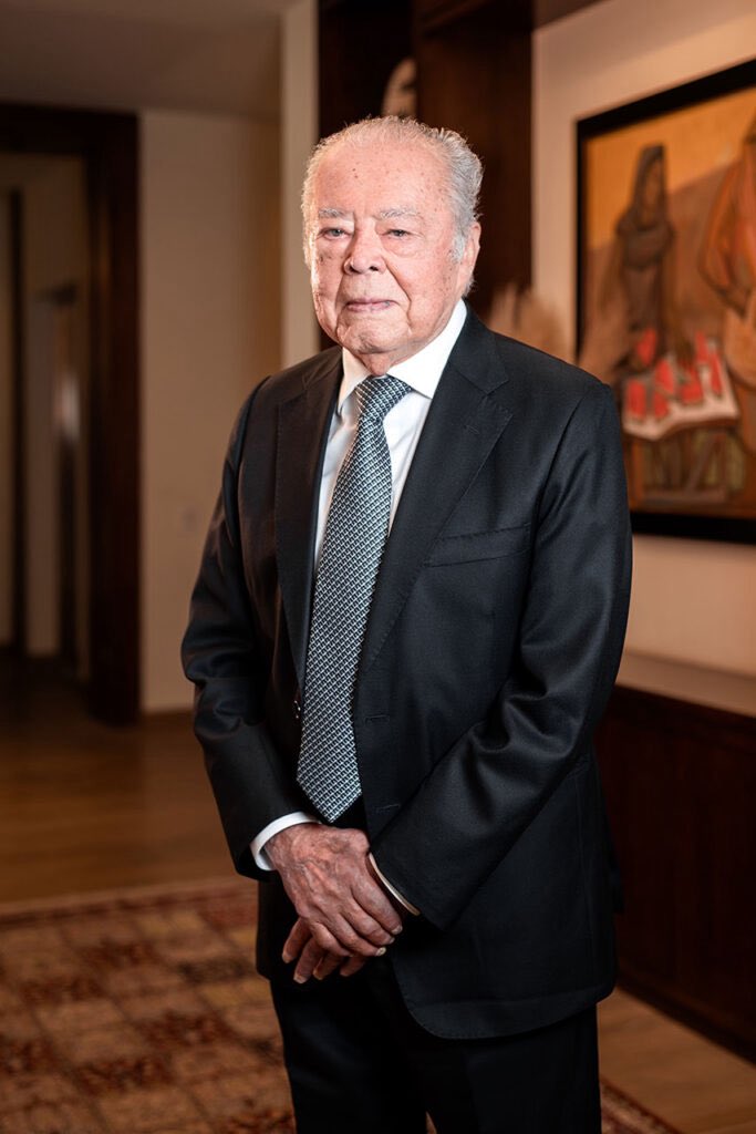 crcc0206's tweet photo. QEPD Don Fausto Rico Álvarez. Maestro y jefe de muchos abogados mexicanos. Hombre justo y feliz. Ya lo veremos pronto, jefe. https://t.co/WdWRGruH3u