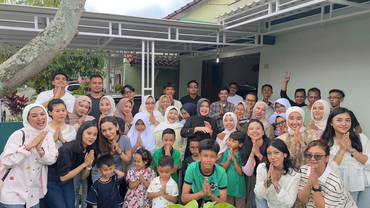 b ᥫ᭡ tweet media