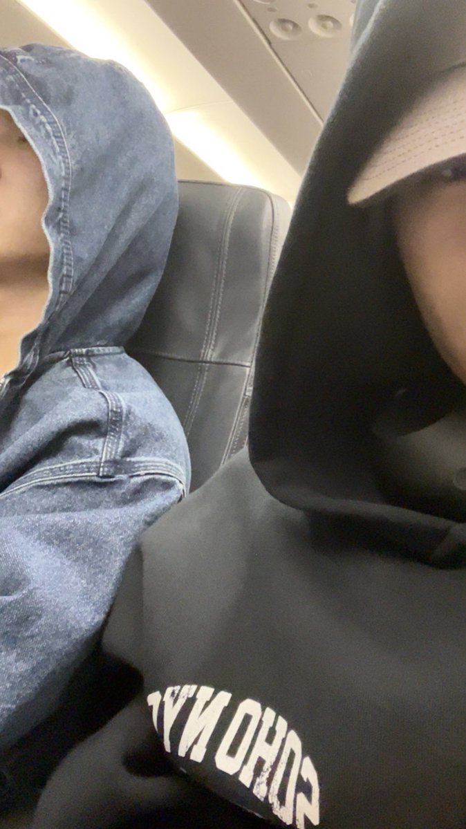 ohmsarit tweet media