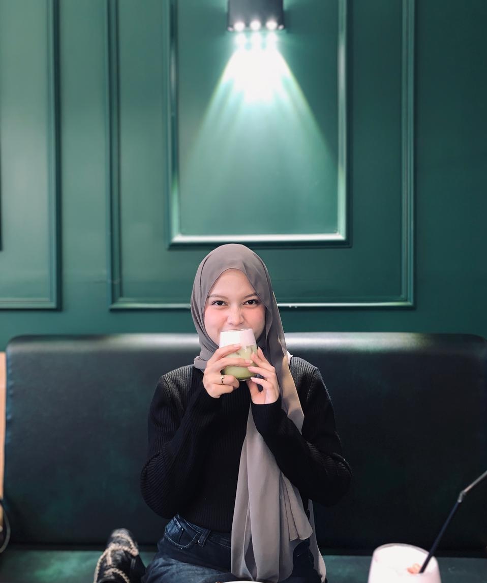 blackphole's tweet photo. lau naha geuliss pisunnnn https://t.co/hqFZTPyV3d
