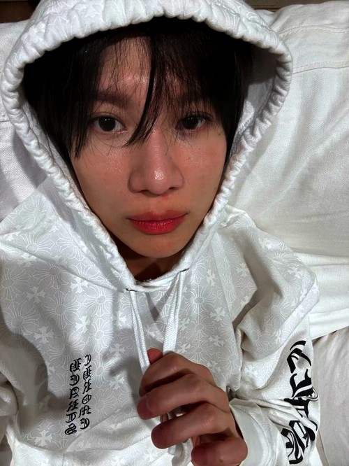 ไธ ๐๐๐. tweet media