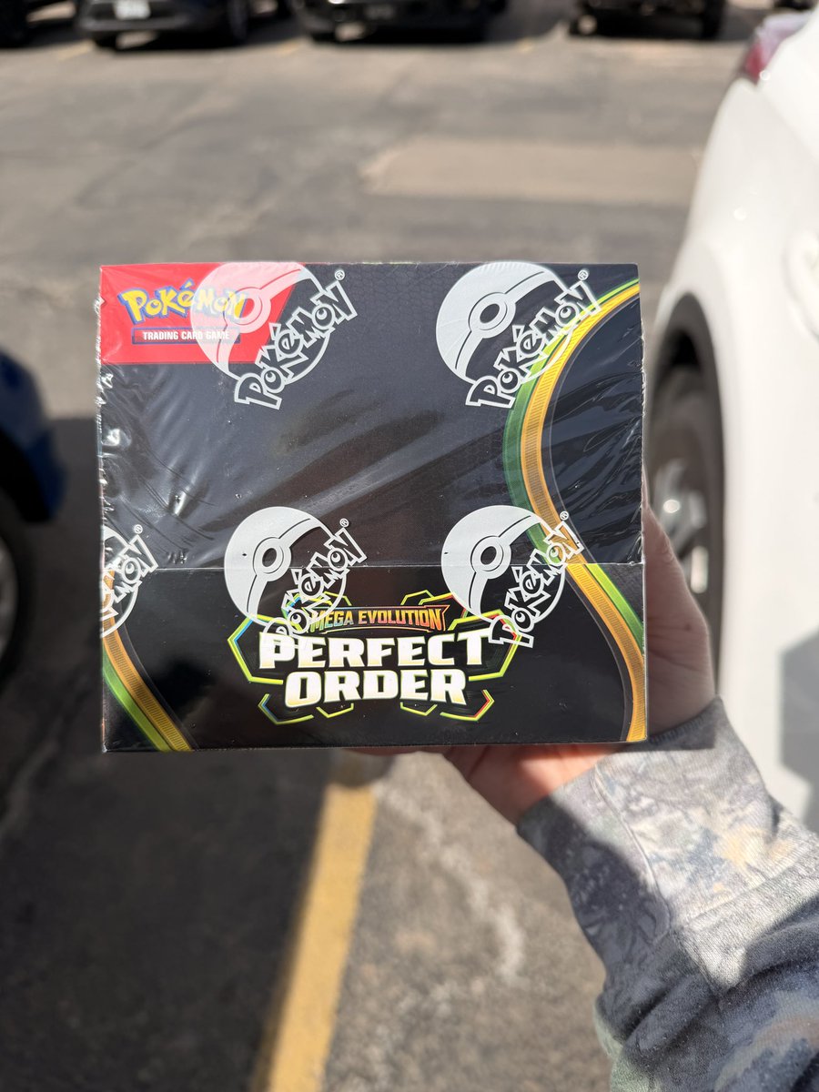 BritBrat tweet media