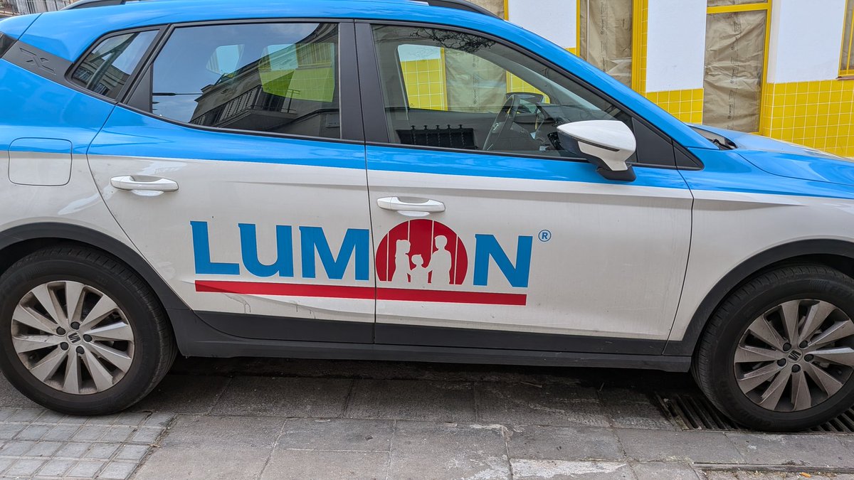 Los de Severance andan por mi barrio. #lumon