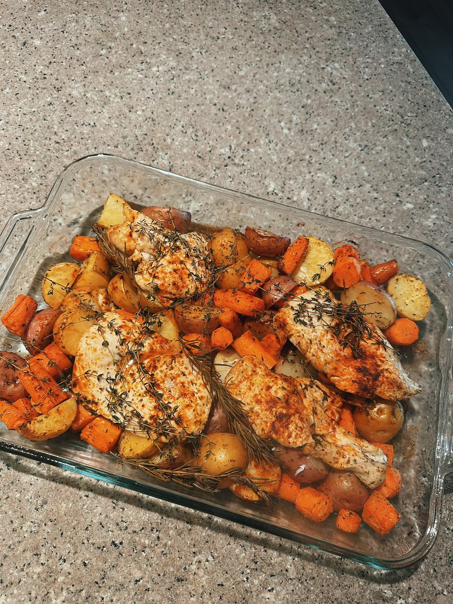 K E L L I tweet media