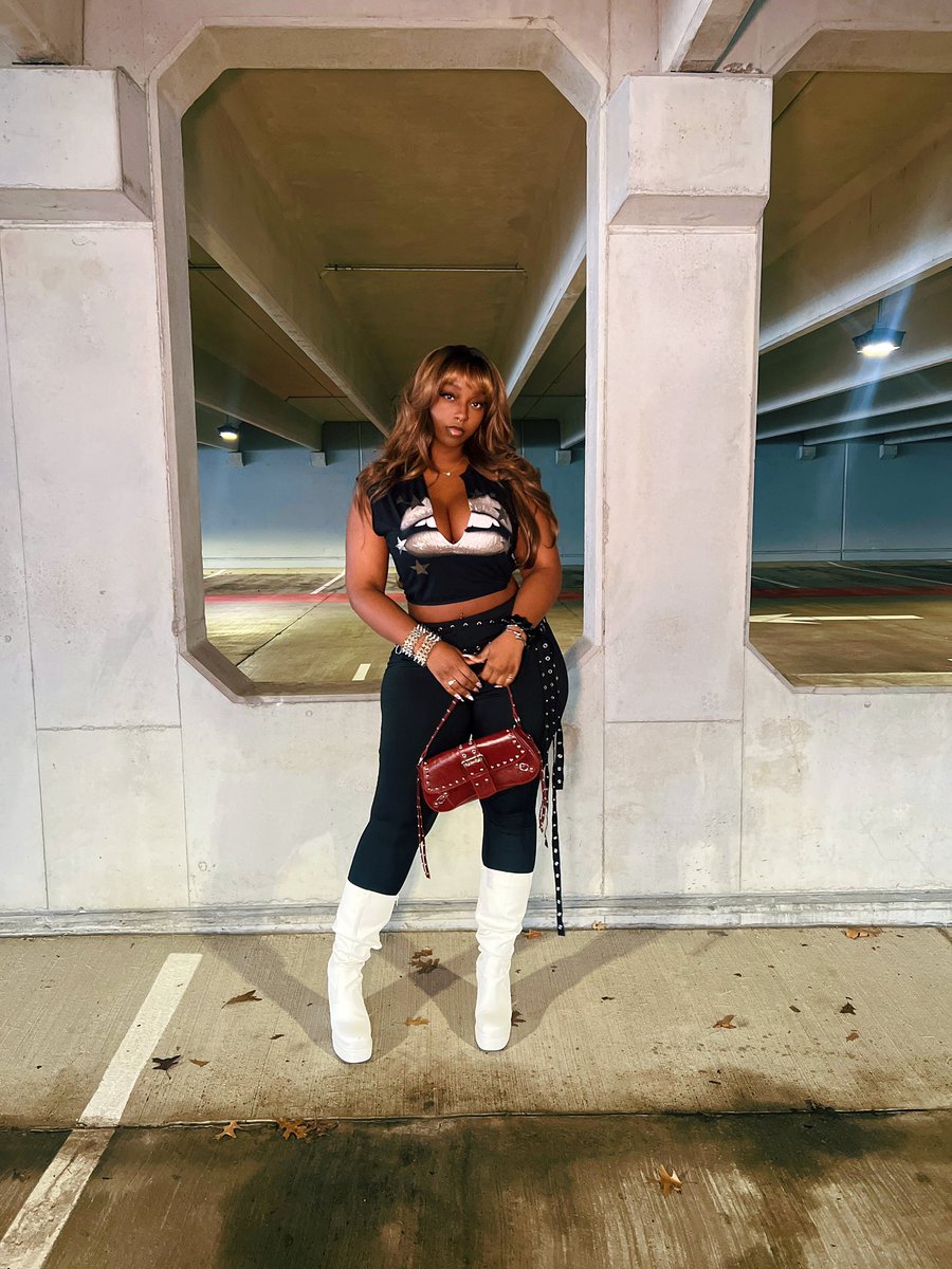 Reginaa.jay tweet media