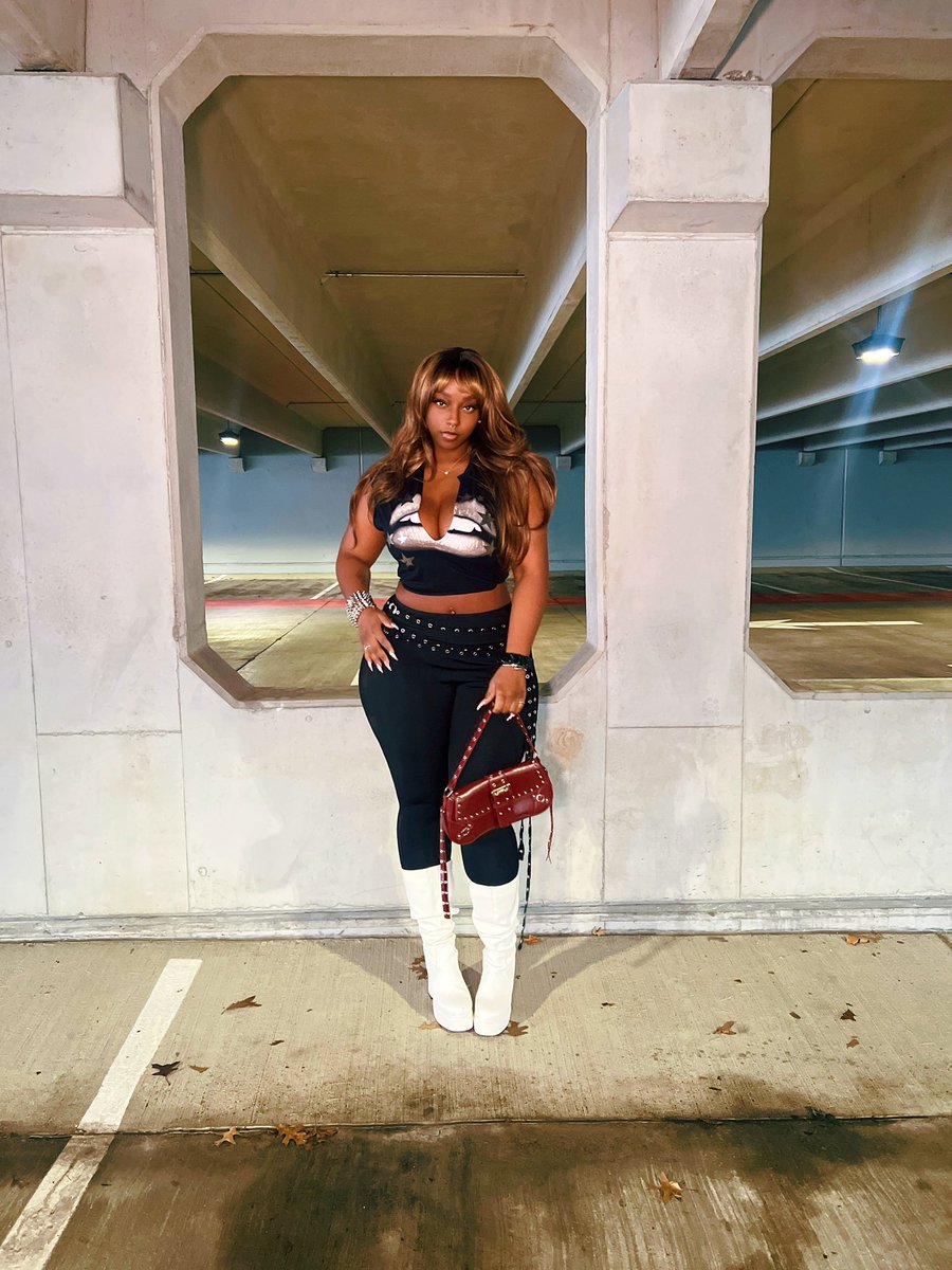 Reginaa.jay tweet media