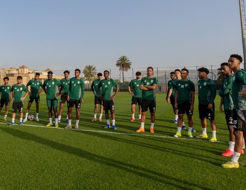 مُطَّلِع tweet media