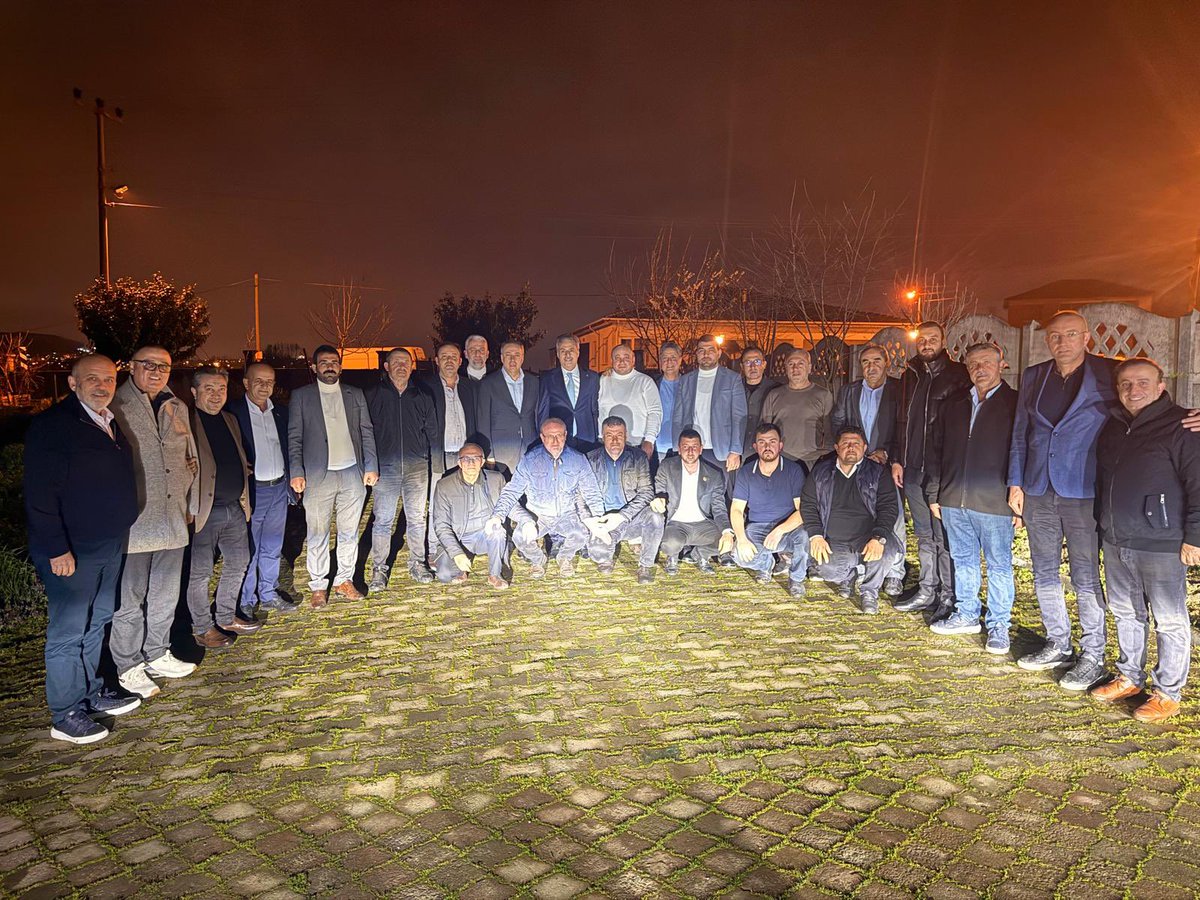 muratkayatr54's tweet image. 📍#Adapazarı | Kayrancık mahallesi.

Sakarya Büyükşehir Belediye Başkanımız Yusuf Alemdar ile birlikte Kayrancık mahallemizde muhtarımız Abdurrahman Bostan’ın ev sahipliğinde civar mahalle muhtarlarımızla bir araya geldik.

Mahallelerimizin ihtiyaçlarını, vatandaşlarımızın