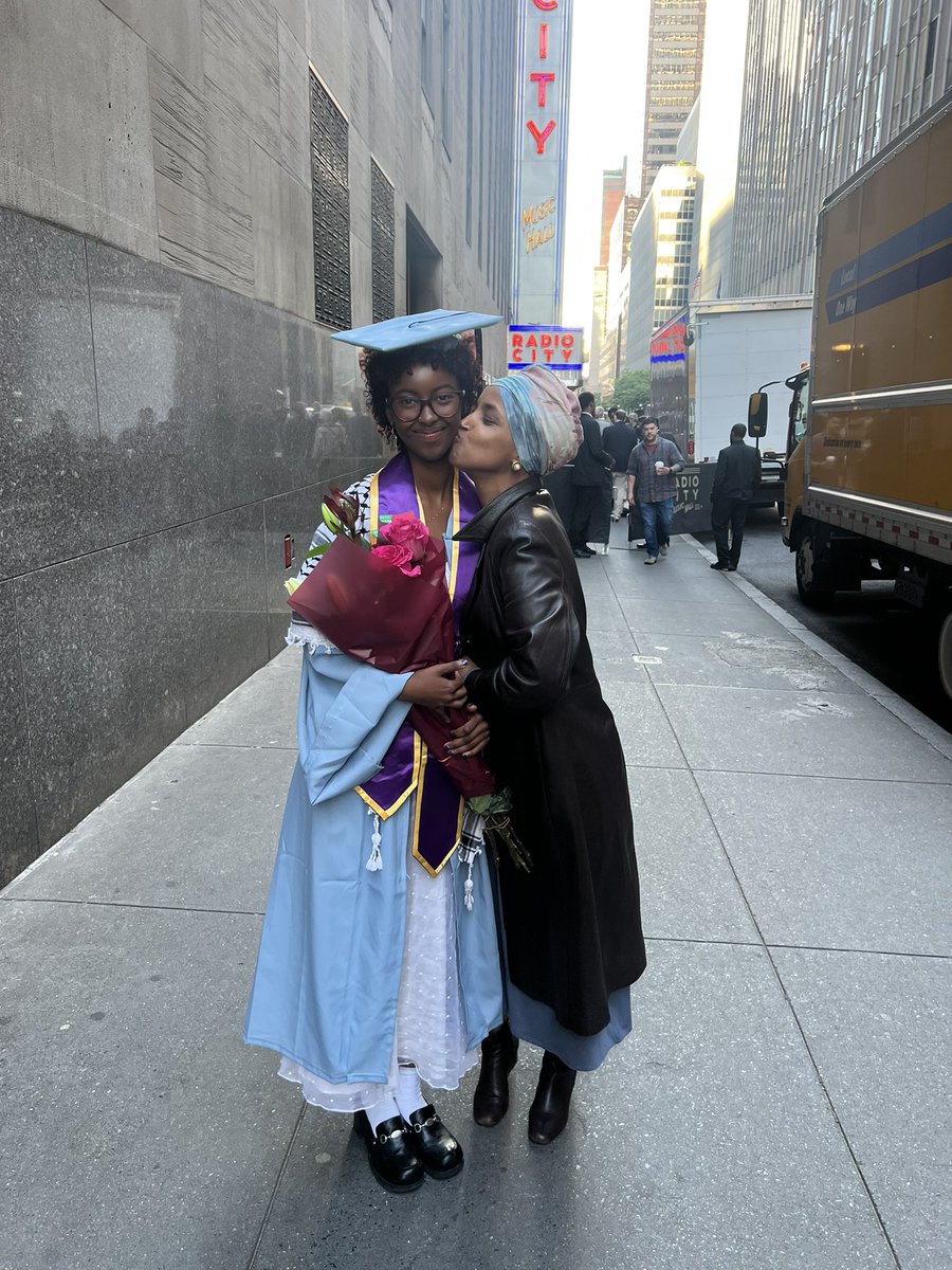 IlhanMN's tweet photo. Btw, for all of you out there still wondering, @israhirsi graduated last year and is all grown up with her dream job in NYC. She was born to thrive and you all just have to live with it 💁🏽‍♀️❤️ https://t.co/9hc2YXvLaf