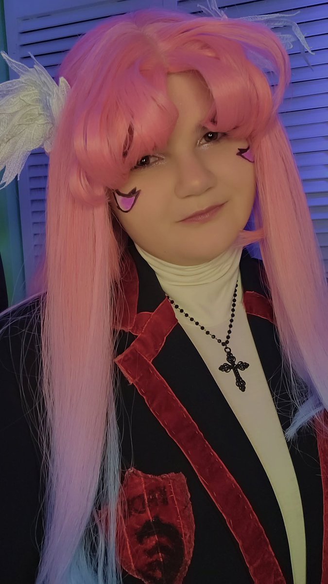 PaygeWriter's tweet photo. @rexiipher I've cosplayed Bella and Sera on Insta and Tiktok! (Paper.cos_) Here's some pictures :D (I was the first ever person to cosplay Sera! The pictures I'm showing are my re-vamped cosplay of her!) I plan to do other characters as well! https://t.co/IkJbJVL5pD