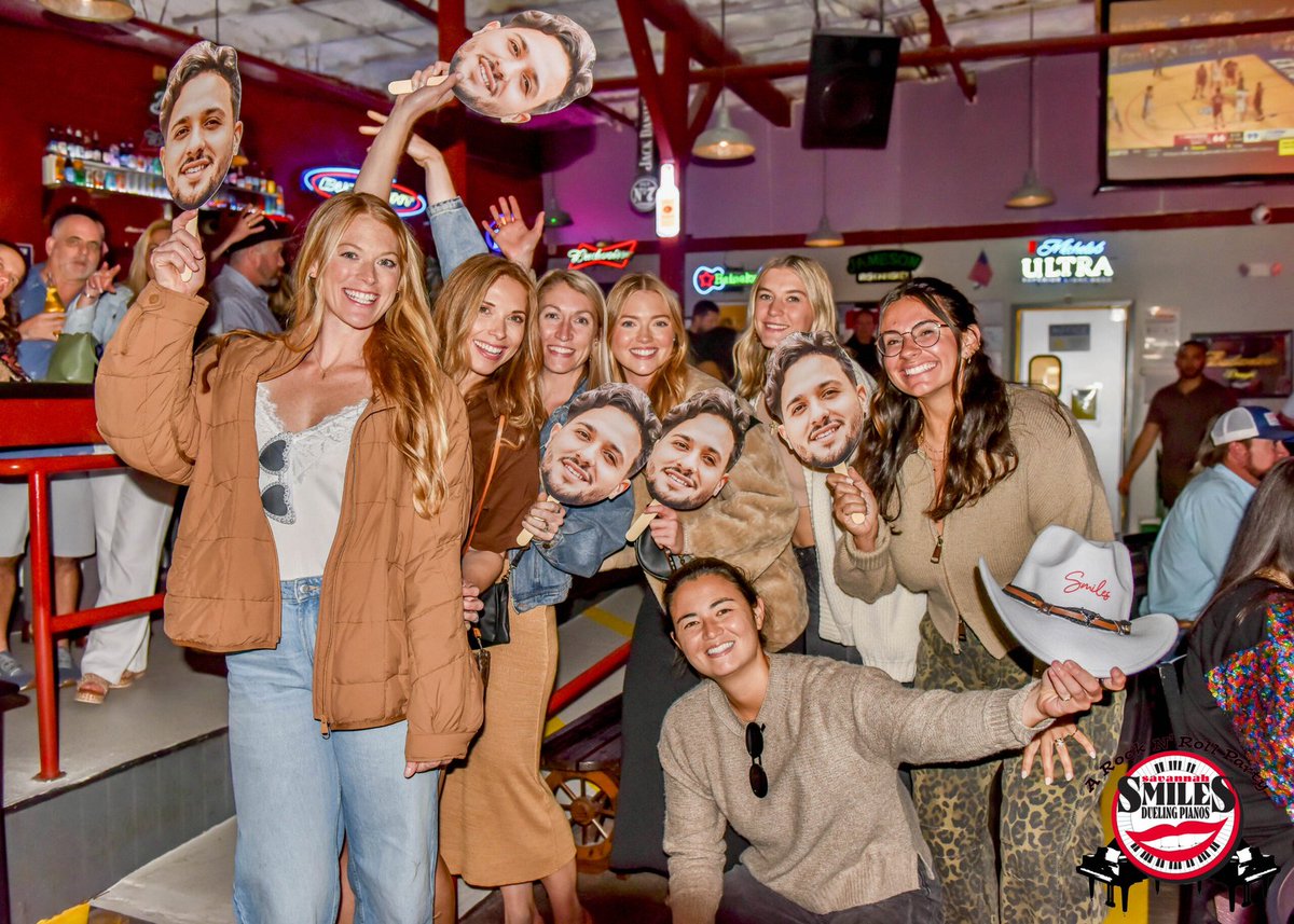 SmilesPianos_'s tweet image. Corporate events • Holiday parties • Group outings

Make your next event unforgettable at Savannah Smiles—live piano, great drinks &amp;amp; a lively vibe for every group.

Book your space:
smilespianos.com/reservations
smilespianos.com/private-events

#SavannahEvents #CorporateEvents #HolidayParty