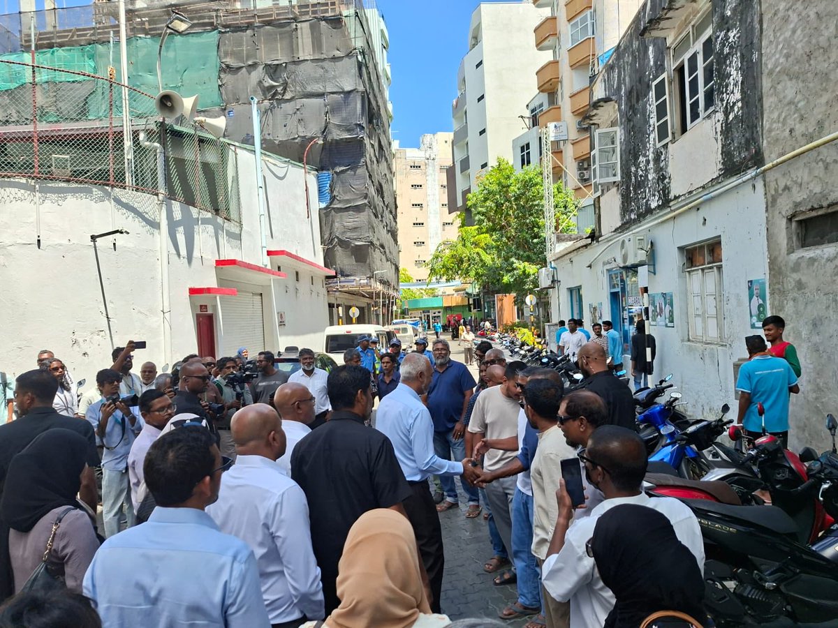 Humandust tweet media