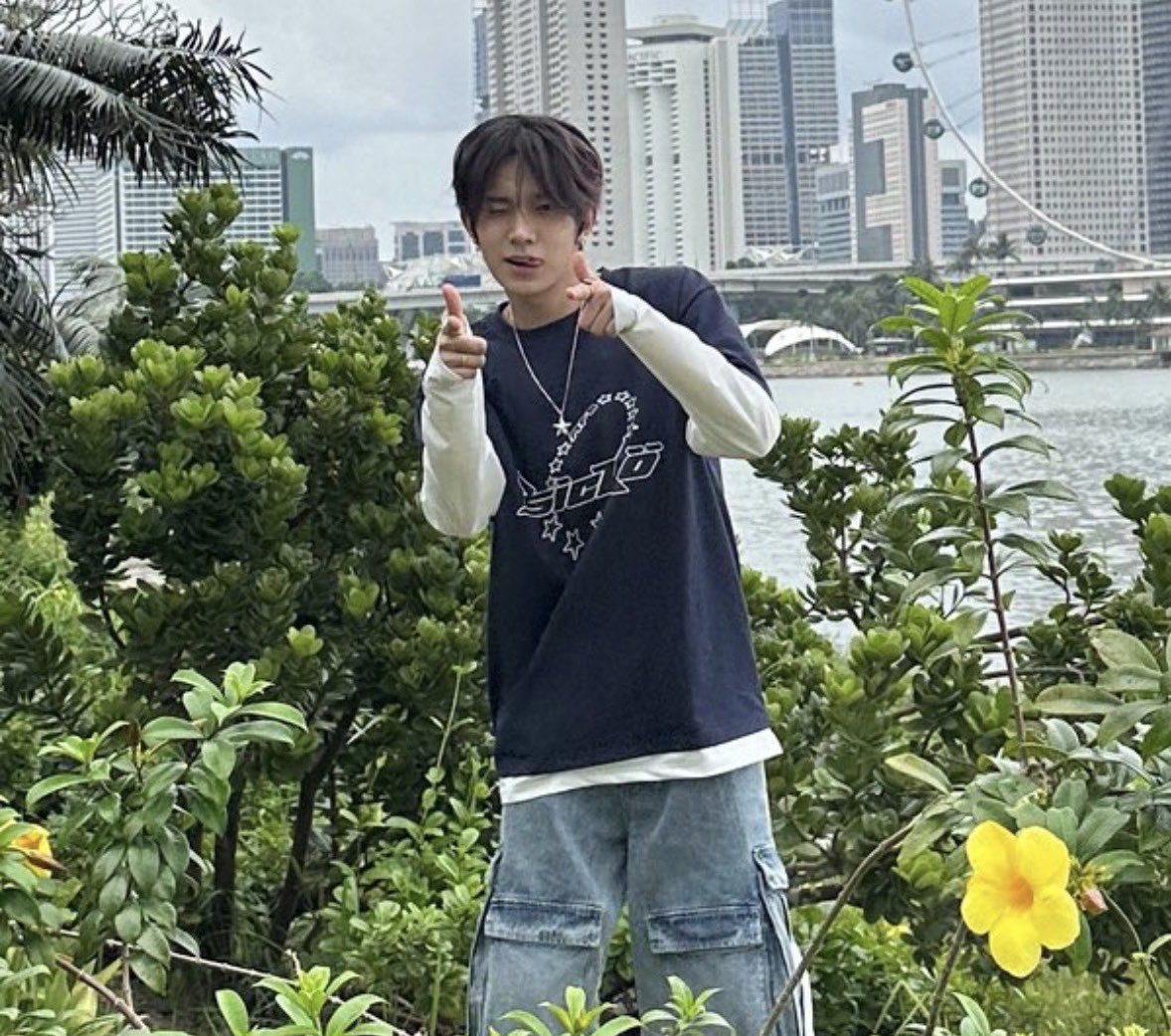 ¹⁰⁰⁹ tweet media