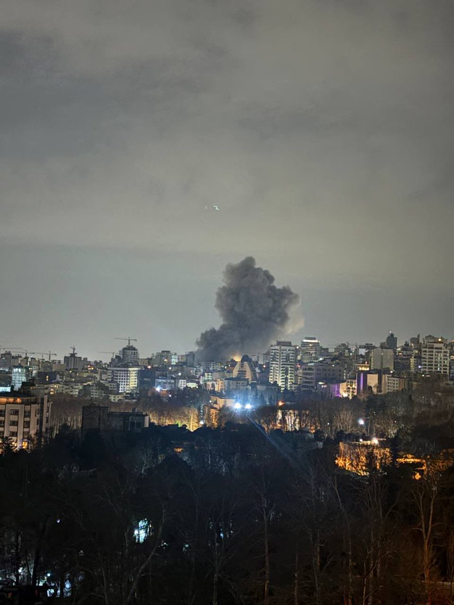 Atieh (عطیه بختیار) tweet media