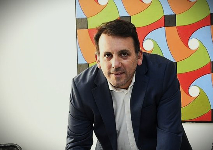 TADEO, EL CHAMUYERO

En "Modo Candidato" habla de una Mendoza de trabajo y desarrollo, pero como "Superministro" hoy cierra centros de educación técnica, otorga los salarios docentes más bajos de la Argentina, en un modelo fallido donde 1 de cada 5 alumnos del secundario repite y