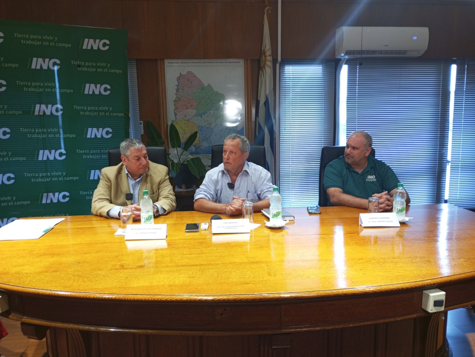 C.W.33 RADIO FLORIDA tweet media