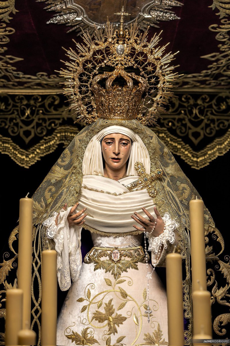 🔴⚪️ Nuestra Señora de los Dolores del Cerro del Águila en su paso de palio. #DoloresdelCerro #ElCerroSigueCaminando #ElCerro26

📸: @JaimeRFZ