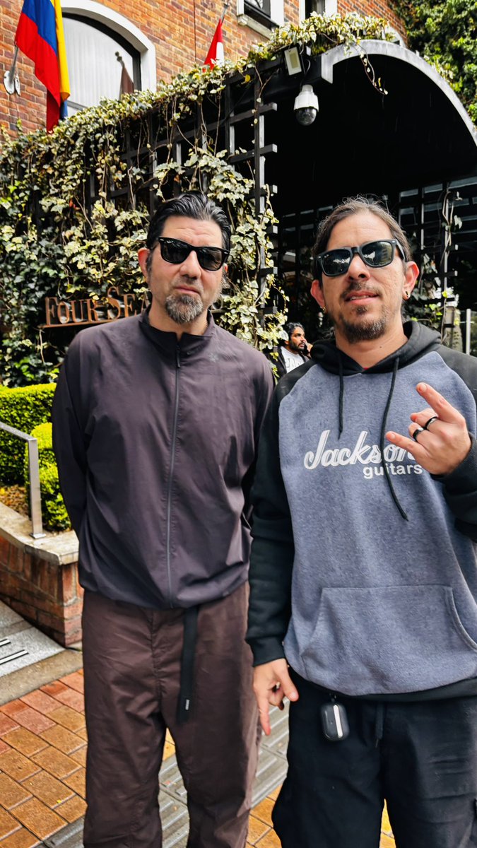 Chino Monero 🎸🤘🏼🔥 Deftones #estereopicnic #fep2026 #deftones #deftonescolombia <a href="/deftones/">Deftones</a>