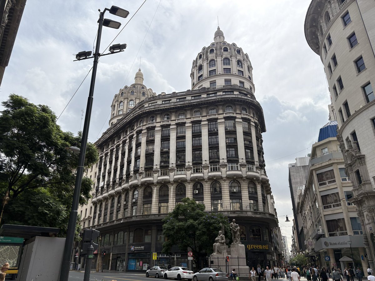 Феерическое тюленеводство tweet media