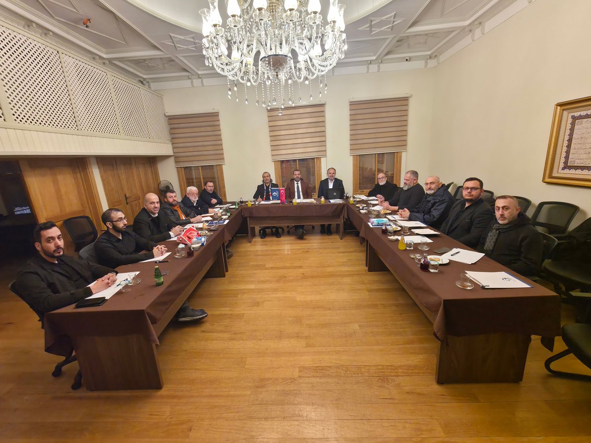 milligenclikist's tweet photo. İl Başkanımız İbrahim Demir’in riyasetinde gerçekleşen haftalık toplantımızda;

teşkilat çalışmalarımızı, gençlik faaliyetlerimizi ve önümüzdeki dönem planlamalarımızı istişare ettik.
Birlik, istişare ve istikametle yolumuza kararlılıkla devam ediyoruz.

 #MilliGençlikİstanbul https://t.co/C2yc4xryYd