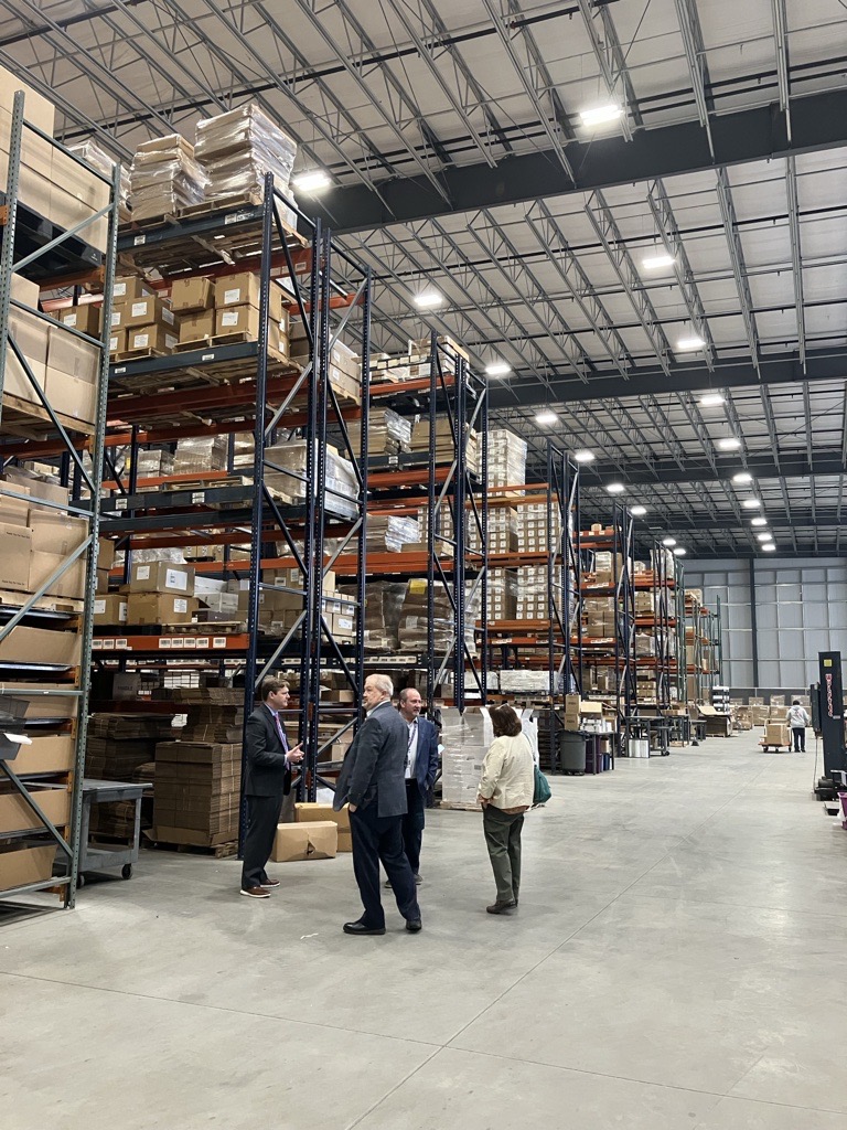 SBAatlantic's tweet image. While in #WesternNY, @SBAatlantic RA @MattColeman123 &amp;amp; @SBABuffalo DD Victoria Reynolds visited @nexgistics in #Corfu - their 140K‑sq‑ft logistics hub supports small &amp;amp; mid‑sized #manufacturers. 

The #smallbiz partnered w @GeneseeEDC &amp;amp; used @SBAgov PPP &amp;amp; 504 via @PursuitLending