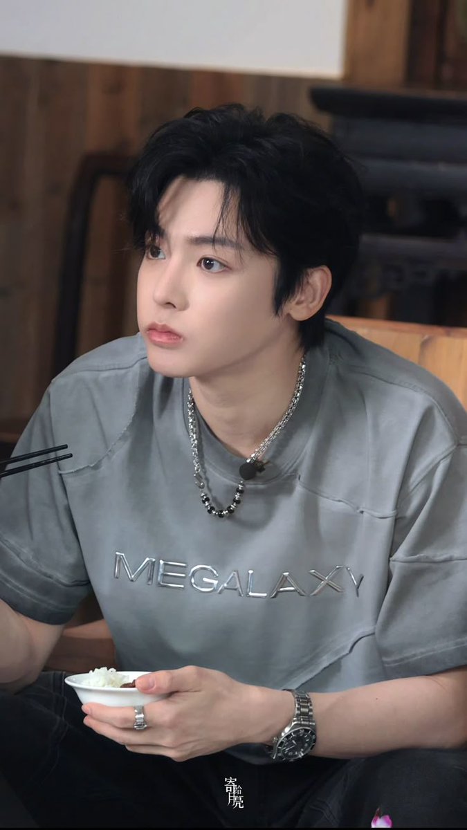 ray | new 📌 tweet media